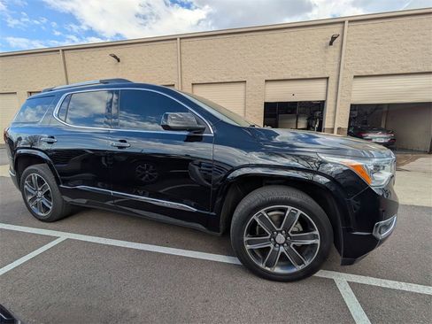 Used 2019 GMC Acadia Denali image 6