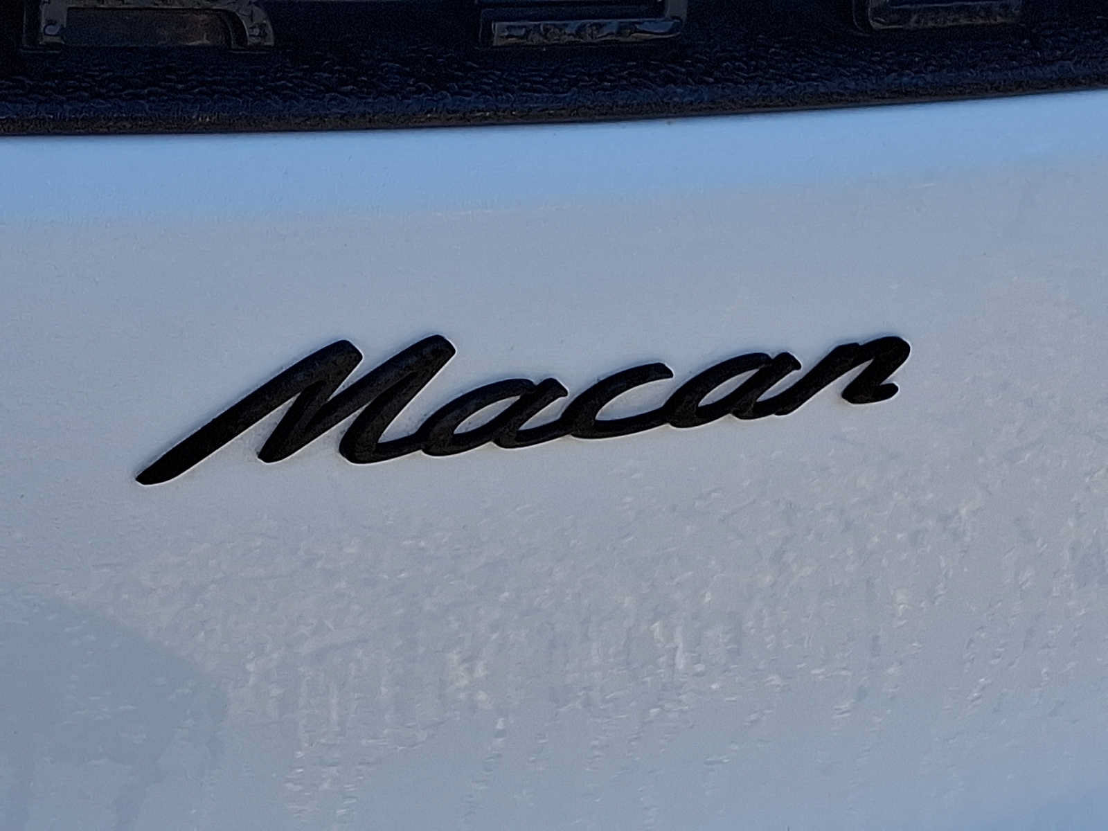 Used 2024 Porsche Macan AWD/4WD image 28