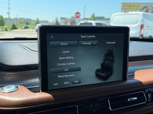 Used 2021 Lincoln Aviator Grand Touring w/ Equipment Group 302A AWD/4WD image 34