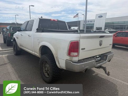 Used 2017 RAM 1500 Laramie w/ Convenience Group AWD/4WD image 8
