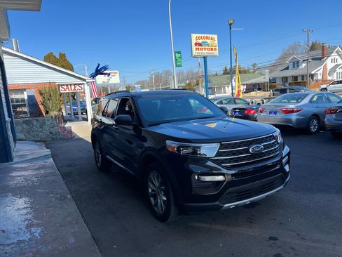 Used 2020 Ford Explorer XLT w/ Equipment Group 202A image 4