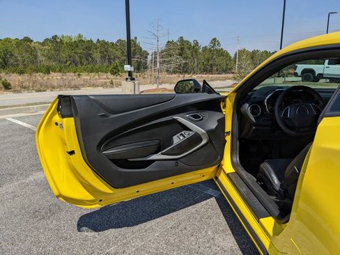 Used 2018 Chevrolet Camaro SS image 42