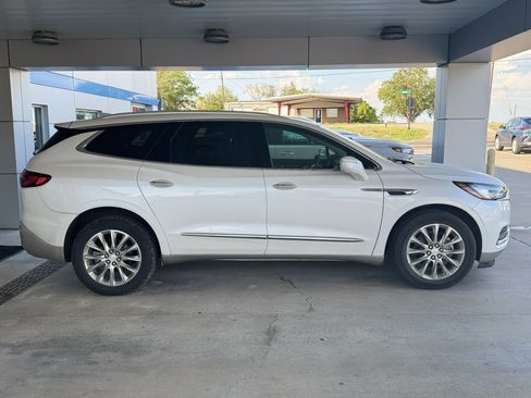 Used 2018 Buick Enclave Premium w/ Experience Buick Package AWD/4WD image 3