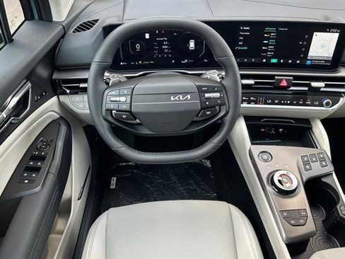 New 2026 Kia Sportage SX Prestige image 16