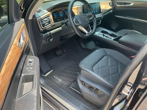 Used 2026 Volkswagen Atlas SE FWD image 8