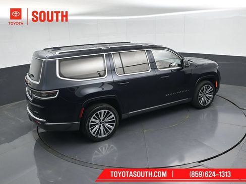 Used 2022 Jeep Grand Wagoneer Series III AWD/4WD image 53