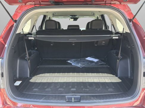 Certified 2025 Kia Sorento S FWD image 15