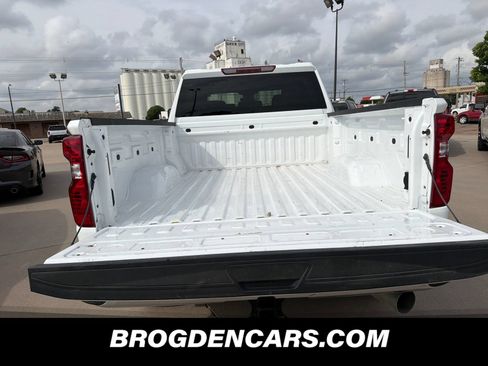 Used 2025 Chevrolet Silverado 2500 LT w/ Convenience Package AWD/4WD image 9