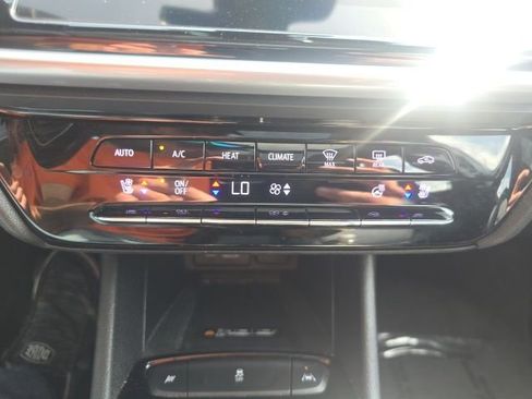 Used 2022 Chevrolet Bolt EUV Premier w/ Sun & Sound Package image 20