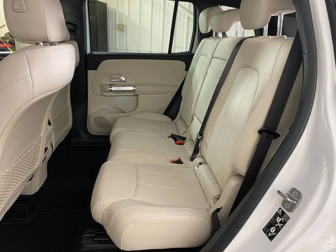 New 2025 Mercedes-Benz GLB 250 4MATIC image 13