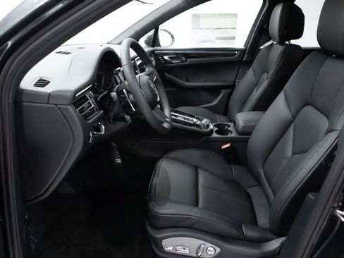 Certified 2026 Porsche Macan AWD/4WD image 22