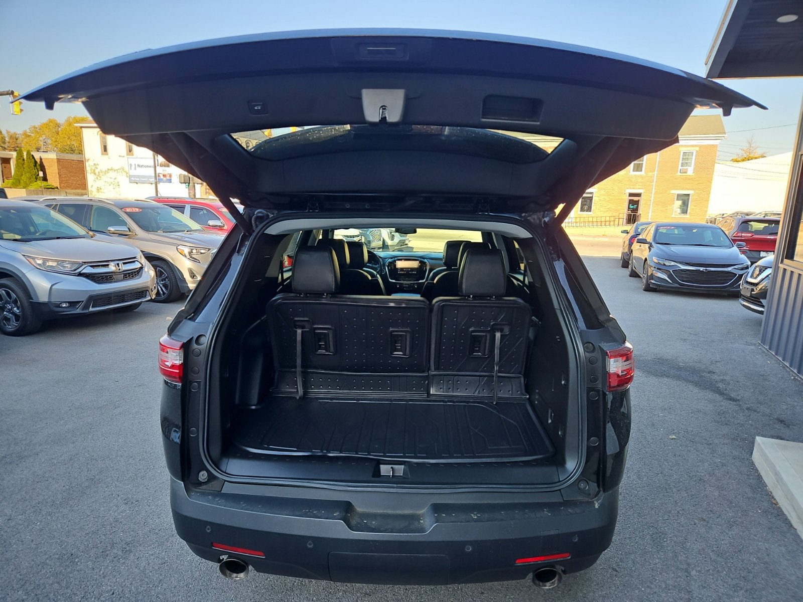 Used 2021 Chevrolet Traverse LT w/ LT Premium Package FWD image 19