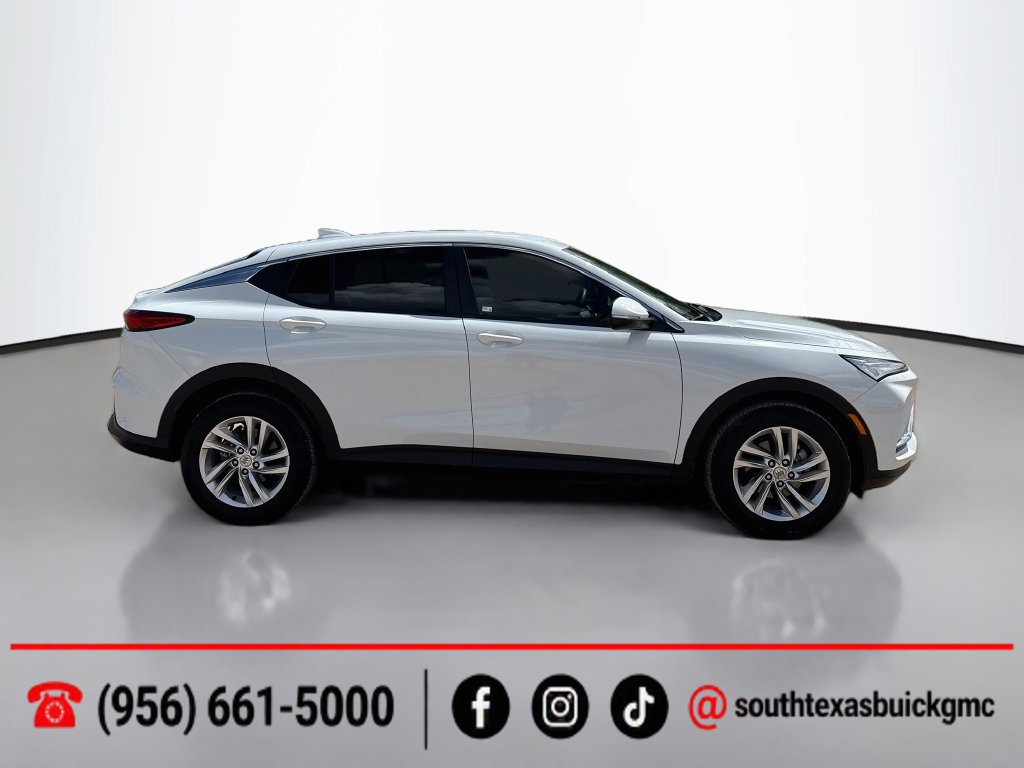 Used 2025 Buick Envista Sport Touring w/ Convenience II Package FWD image 9