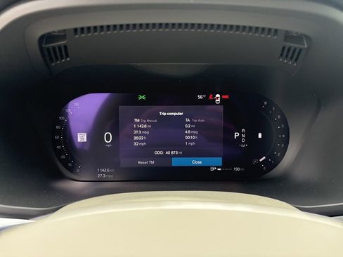Certified 2023 Volvo XC60 B5 Plus AWD/4WD image 19