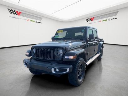 New 2025 Jeep Gladiator Sport