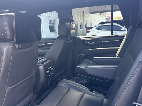 Used 2021 GMC Yukon Denali w/ Denali Premium Package AWD/4WD image 13