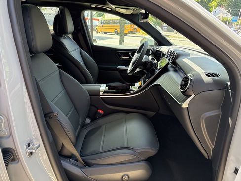 Certified 2025 Mercedes-Benz GLC 300 4MATIC image 11