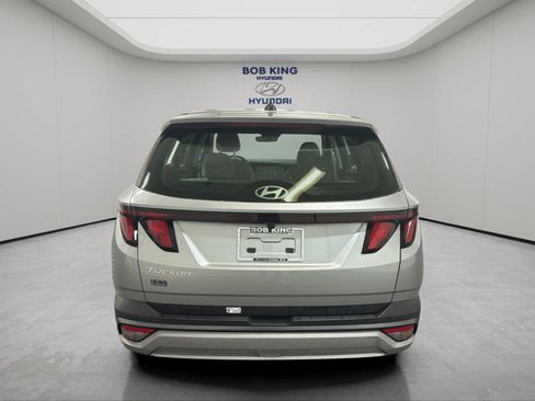 Certified 2025 Hyundai Tucson SE FWD image 4