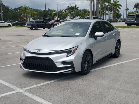 Certified 2024 Toyota Corolla SE FWD image 7