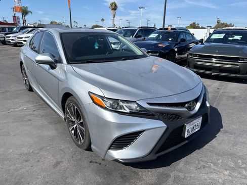 Used 2020 Toyota Camry SE FWD image 10