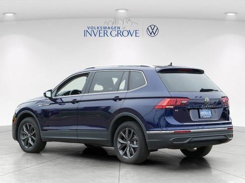 Certified 2023 Volkswagen Tiguan SE w/ Panoramic Sunroof Package AWD/4WD image 5