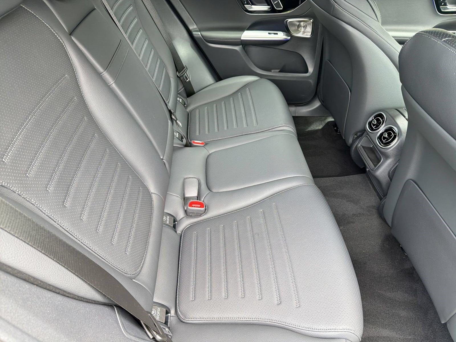Used 2026 Mercedes-Benz GLC 300 image 29