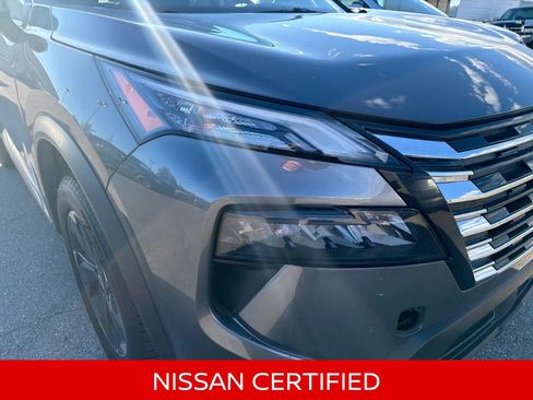 Certified 2025 Nissan Rogue SV AWD/4WD image 5