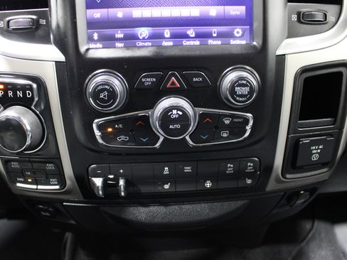 Used 2017 RAM 1500 Big Horn AWD/4WD image 14