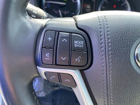 Used 2019 Toyota Highlander Limited AWD/4WD image 24