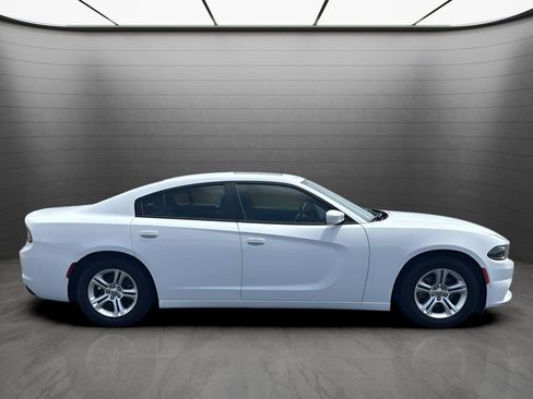 Used 2022 Dodge Charger SXT w/ Leather Interior Group image 6