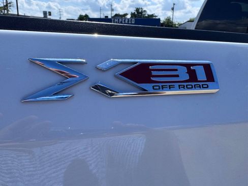 Used 2019 GMC Sierra 1500 SLT w/ SLT Premium Package AWD/4WD image 41