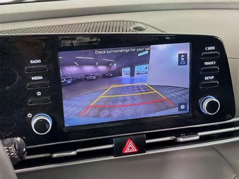 Certified 2022 Hyundai Elantra SEL w/ Convenience + Premium Package FWD image 14