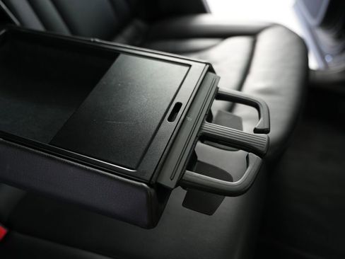 Used 2018 Audi Q3 2.0T Premium Plus w/ Premium Plus Package AWD/4WD image 38