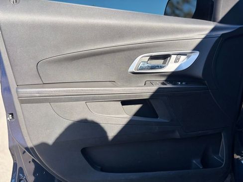 Used 2017 Chevrolet Equinox LS image 7