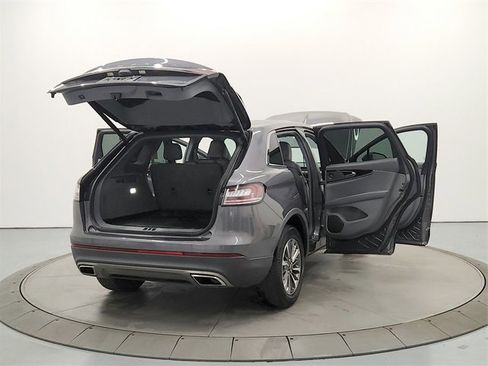 Used 2021 Lincoln Nautilus Reserve image 15