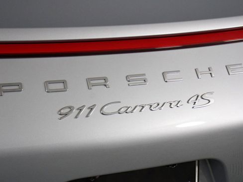 Certified 2018 Porsche 911 Carrera 4S image 22