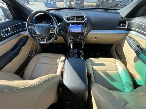 Used 2017 Ford Explorer XLT w/ Equipment Group 202A image 19