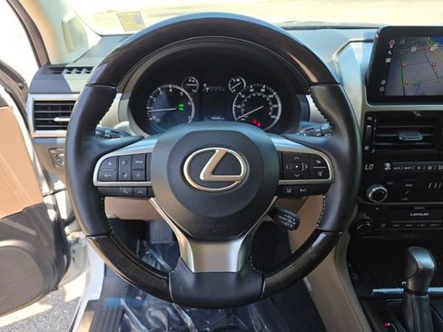 Used 2022 Lexus GX 460 Luxury w/ Sport Design Package AWD/4WD image 30