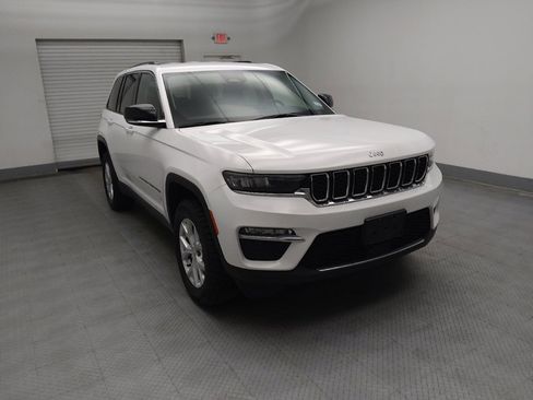 Used 2023 Jeep Grand Cherokee Limited AWD/4WD image 13