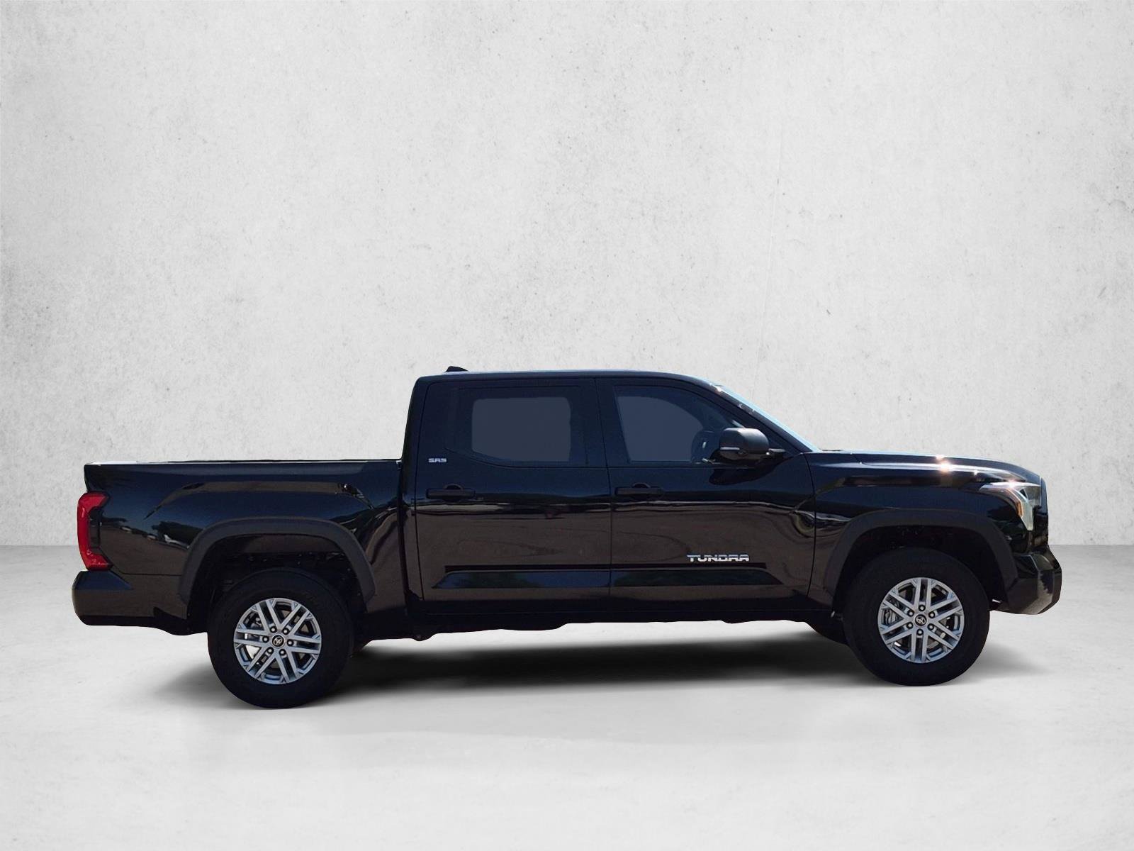 Used 2024 Toyota Tundra SR5 w/ SR5 Convenience Package AWD/4WD image 4