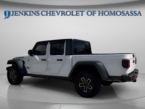 Used 2025 Jeep Gladiator Mojave w/ Convenience Group AWD/4WD image 7