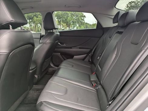 Certified 2023 Hyundai Elantra Limited FWD image 13