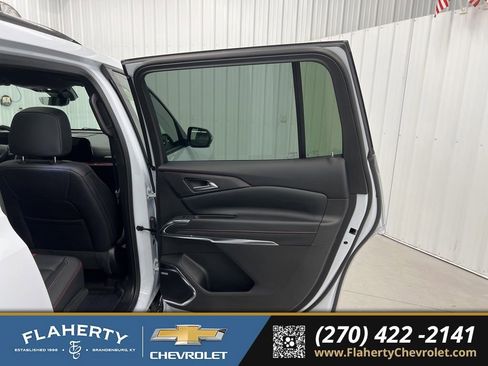 Used 2026 Chevrolet Traverse RS w/ LPO, Floor Liner Package AWD/4WD image 11