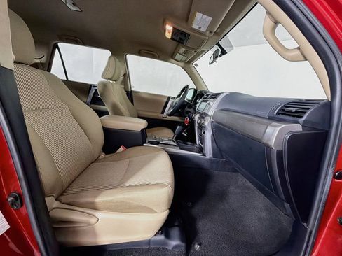 Used 2017 Toyota 4Runner SR5 RWD image 28