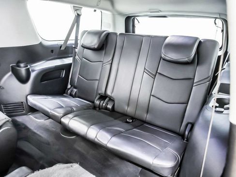 Used 2018 Cadillac Escalade ESV Premium Luxury AWD/4WD image 35