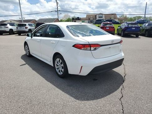 Used 2026 Toyota Corolla LE FWD image 3