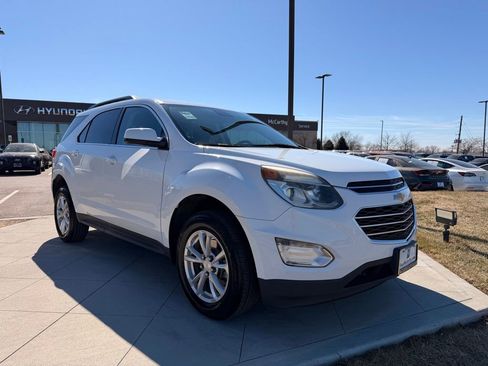 Used 2017 Chevrolet Equinox LT w/ Convenience Package image 7