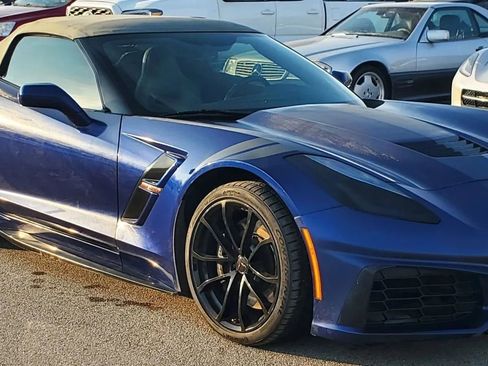 Used 2017 Chevrolet Corvette Grand Sport w/ Grand Sport Heritage Package image 2