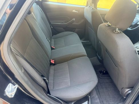 Used 2017 Ford Focus SE FWD image 21