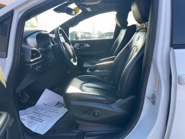 Used 2020 Chrysler Pacifica Touring-L Plus FWD image 19